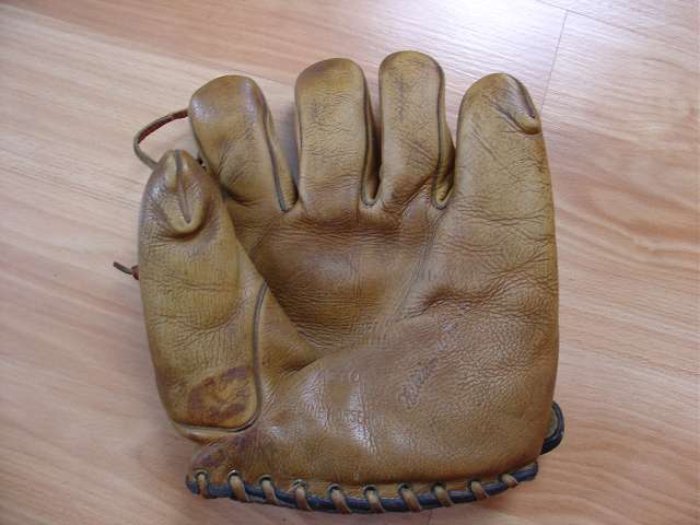 William Urbanski Goldsmith AG70 Front